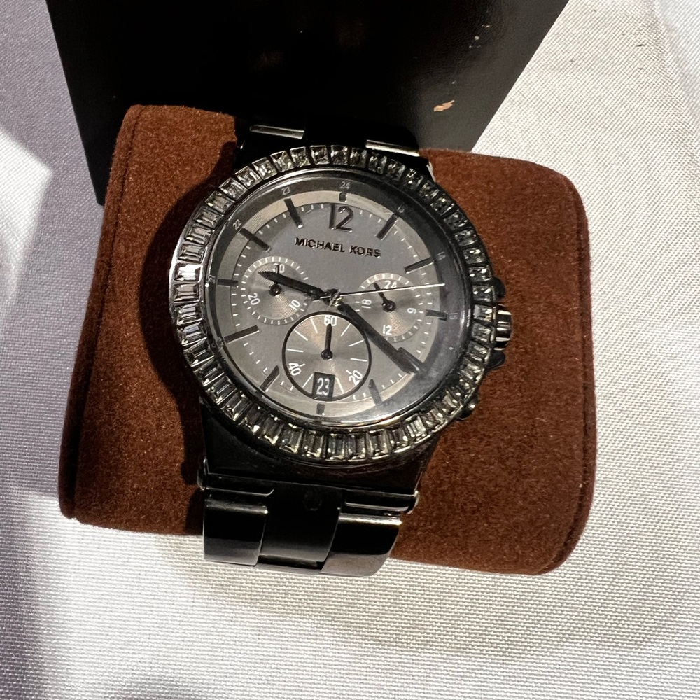 Like new Steel grey Micheal Kors Watch